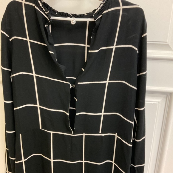H&M Black Tunic Top Mini Shirt Dress CoverUp Sz 4 Black and White Ruffle Detail - Picture 2 of 9